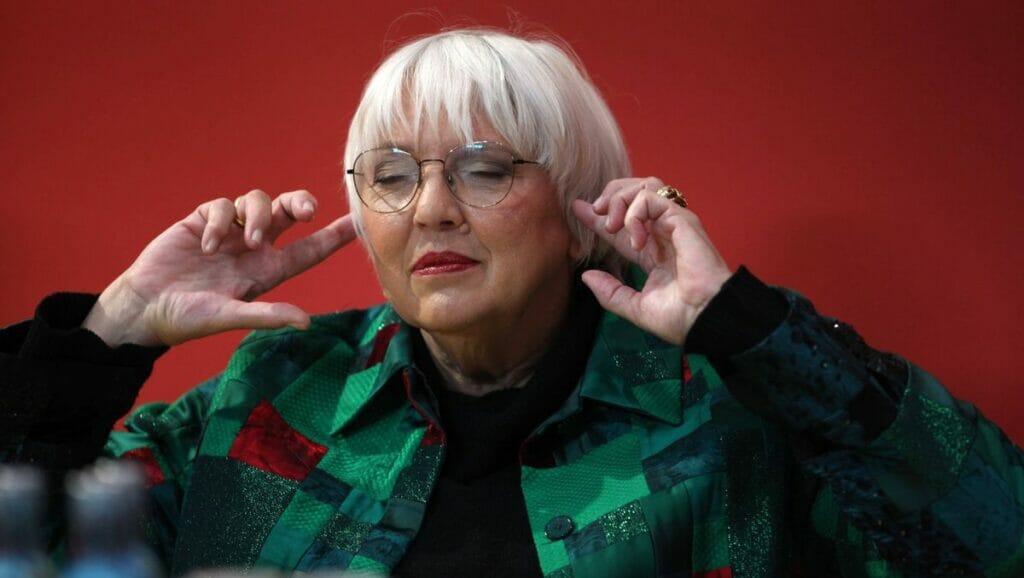 Claudia Roth wurde auf der Jewrovision mit Cuhrufen und Pfiffen empgfangen