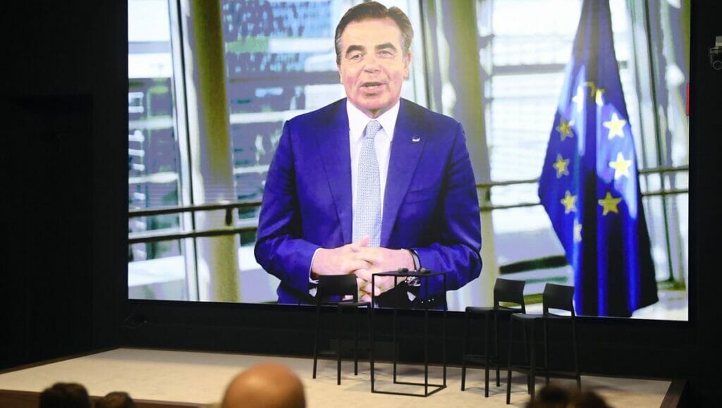 Vizepräsident der Europäischen Kommission, Margaritis Schinas, bezeichnet Antisemitismus-Definition der IHRA als Maßstab für EU