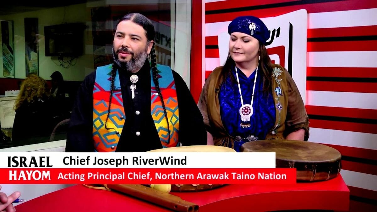 Die amerikanischen indigenen Aktivisten Joseph und Laralyn Riverwind