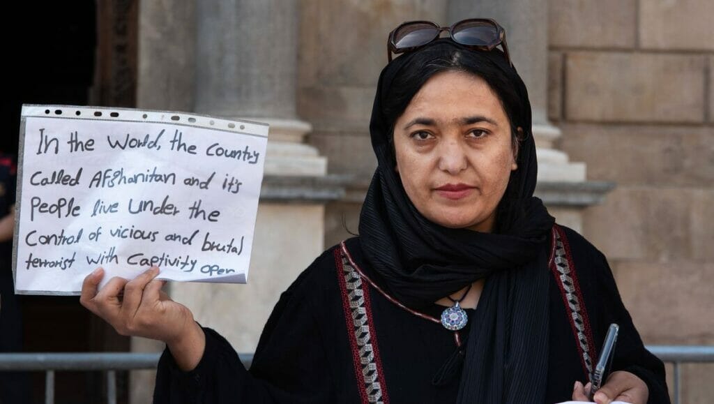 Einschränkung der afghanischen Frauenrechte geht weiter: Taliban ordnen Schließung der Schönheitssalons an