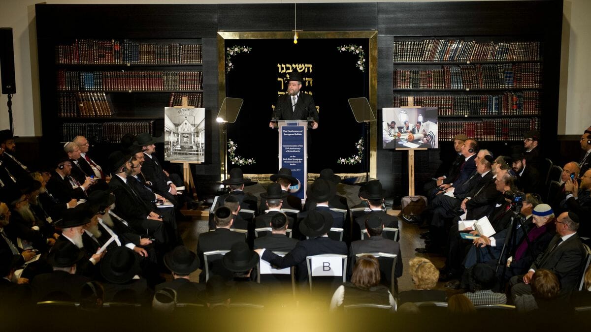 Rabbi Pinchas Goldschmidt bei einer Gedenkveranstaltung zum 75. Jahrestag der Reichspogromnacht in der Beth Zion Synagoge in Berlin