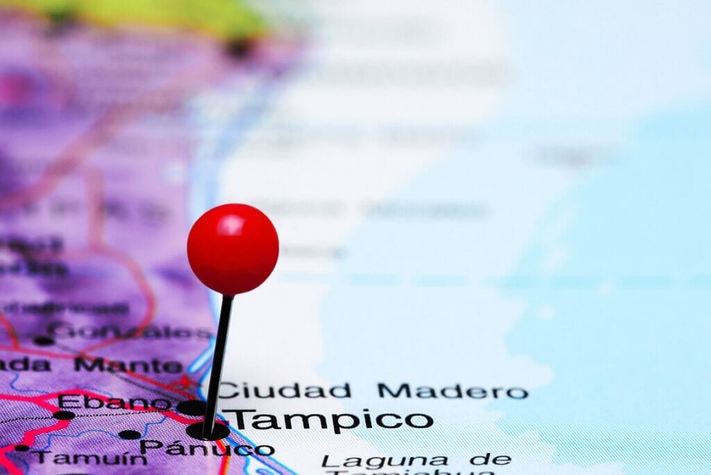 Im mexikanischen Tampico kamen Greenspun und Kapitän Oko alles andere als gut miteinander aus. (© imago images/Pond5 Images)