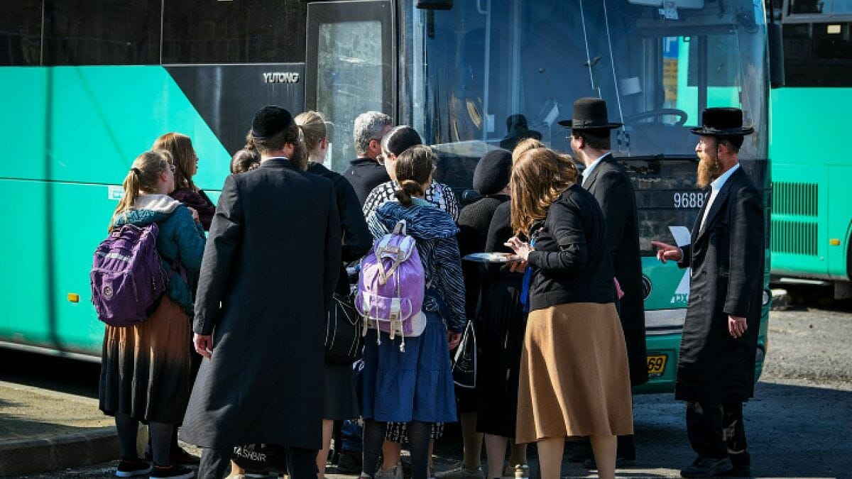 Israels Premier Netanjahu: Orthodoxe dürfen nicht bestimmen, wie Frauen sich in öffentlichen Verkehrsmitteln zu kleiden haben