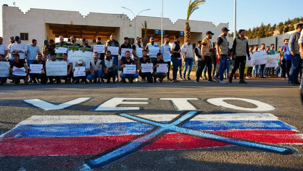 Syrien: Proteste gegen das russische Veto gegen die Verlängerung der UNO-Hilfslieferungen über Bab al-Hawa