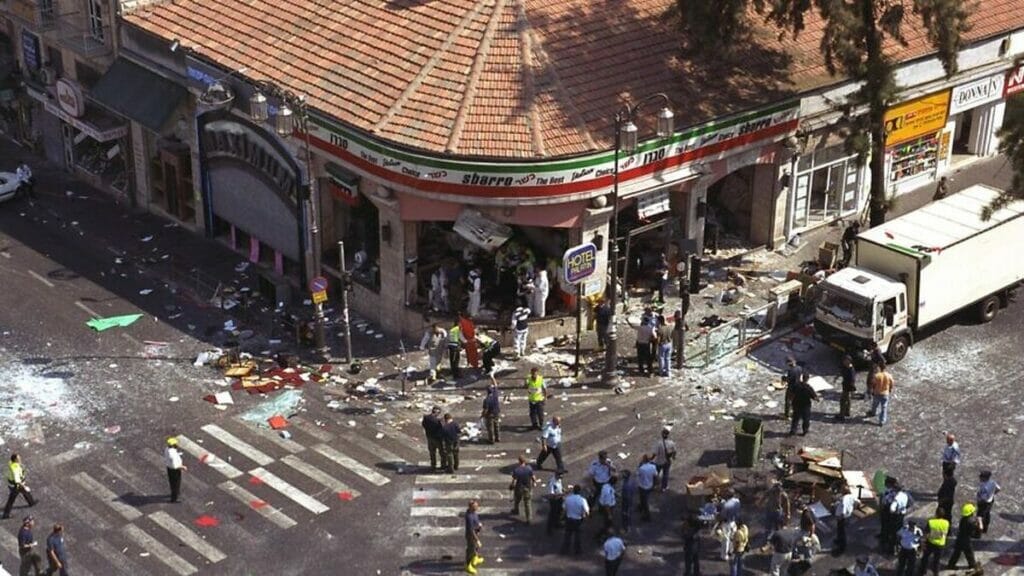 Palästinensischer Terror: Anschlag auf die Sbarro-Pizzeria in Jerusalem am 9. August 2001 mit 16 Toten und 130 Verletzten