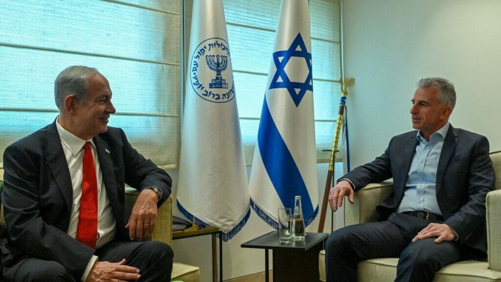 Mossad-Chef David Barnea mit Israels Ministerpräsident Benjamin Netanjahu