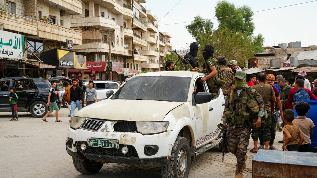 Immer wieder kommt es zu Gefechten zwischen den kurdisch geführten SDF und arabischen bzw. regimetreuen Verbänden
