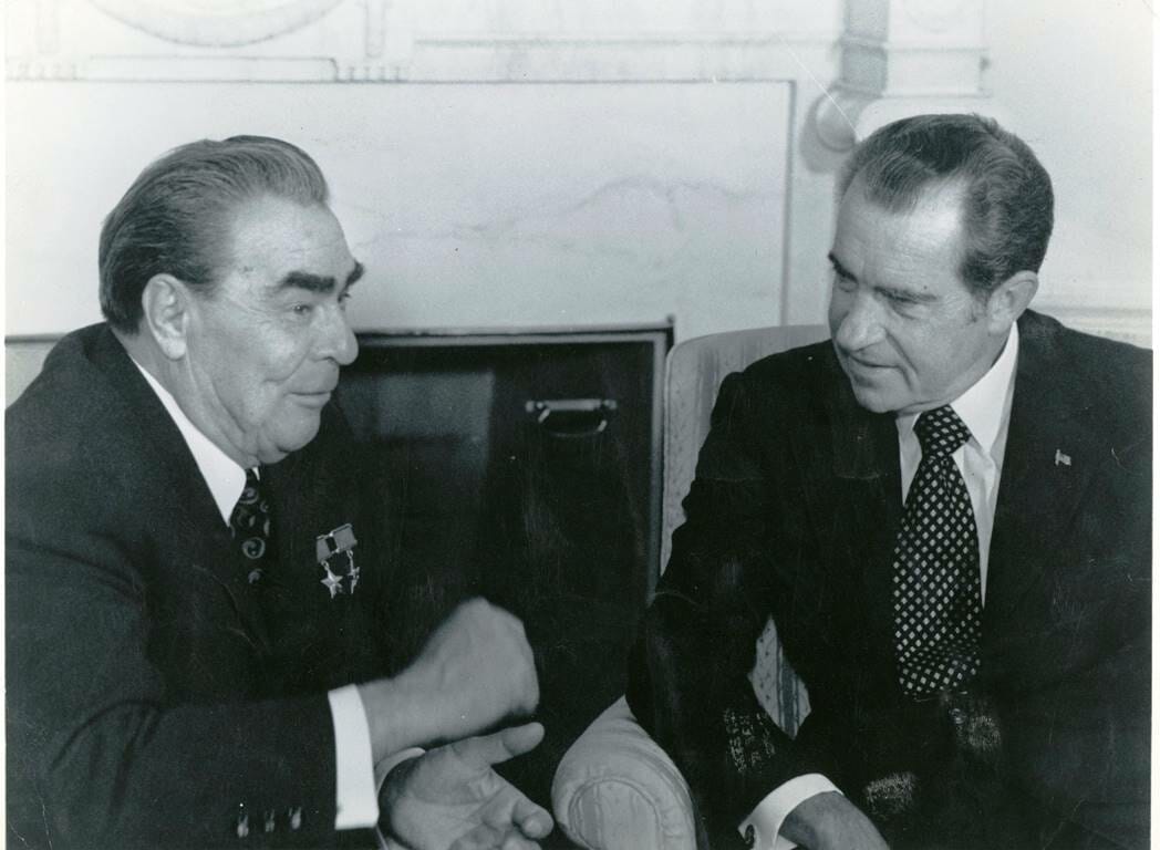 KPdSU-Generalsekretär Leonid Breschnew und US-Präsident Richard Nixon bei einem Gipfeltreffen in Washington wenige Monate vor dem Jom-Kippur-Krieg. (© imago images/ZUMA/Keystone)