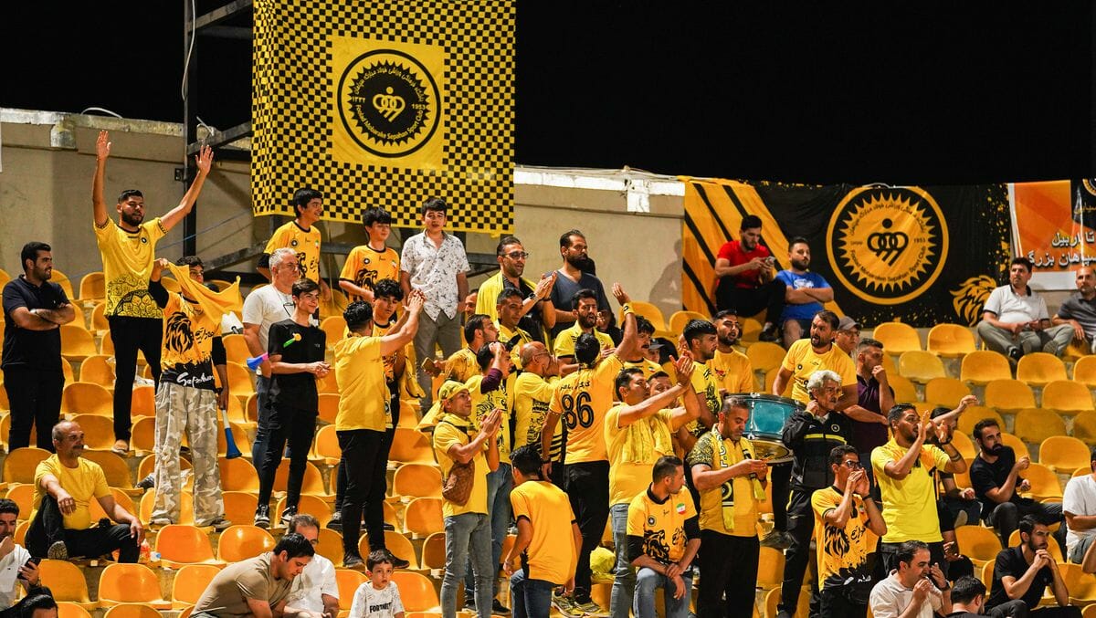 Wegen Soleimani-Statue: Iranische Sepahan-Fans warteten vergeblich auf Match gegen saudischen Rivalen Al Ittihad