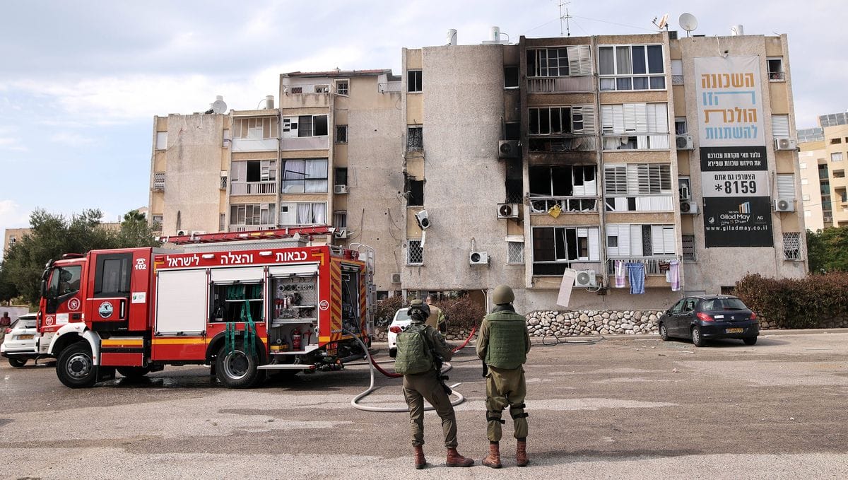Einschlag einer Rakete des Palästinensischen Islamischen Dschihad in der israelischen Stadt Aschkelon