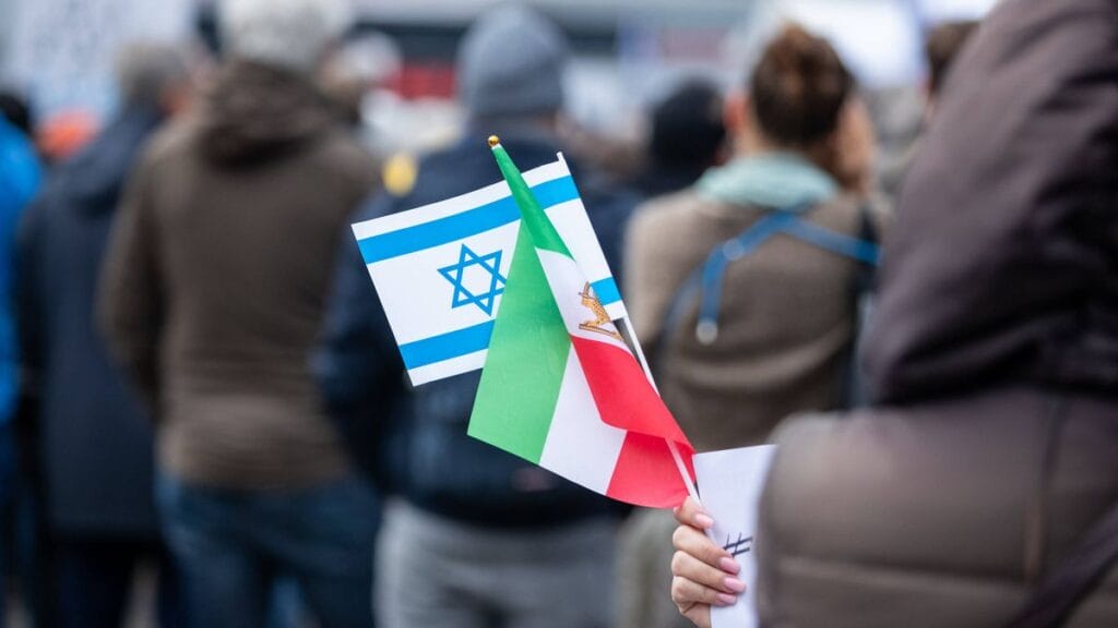Viele Iraner demonstrieren an Israels Seite gegen den Terror