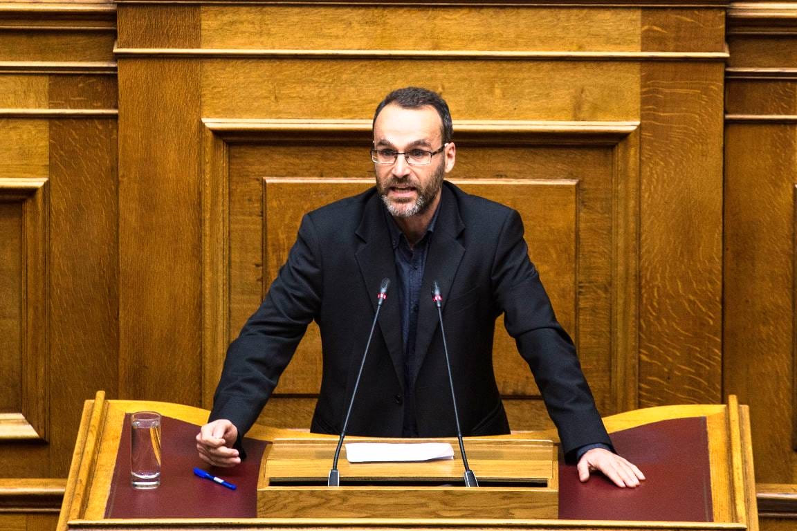 Jannis Giokas, Sprecher der Kommunistischen Partei Griechenlands. (© imago images/ZUMA Wire)