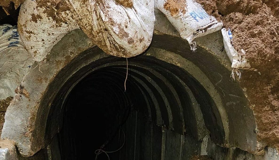 Von der Hamas als Sandsäcke für den Bau von Terrortunnel benutzte Hilfslieferungen