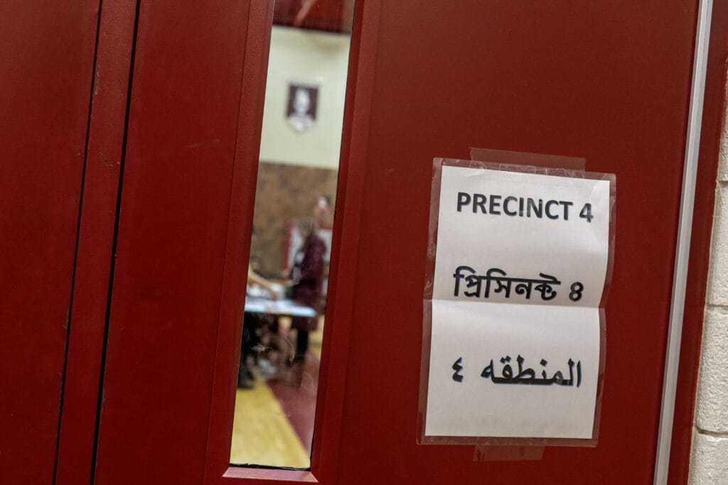 Wahllokal in Hamtramck, Michigan. Die Kampagne gegen Präsident Bidens Haltung zu Israel hat insgesamt nicht viel bewirkt. (© imago images/ZUMA Wire)
