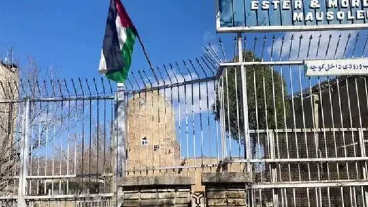 Flagge der Palästinensischen Befreiungsbewegung PLO auf dem Grab von Esther und Mordechai im Iran