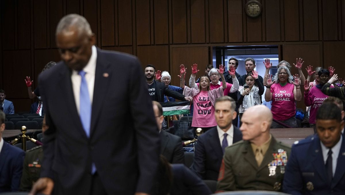 Antiisraelische »Völkermord«-Krakeeler stören die Senatsanhörung von US-Verteidigungsminister Lloyd Austin