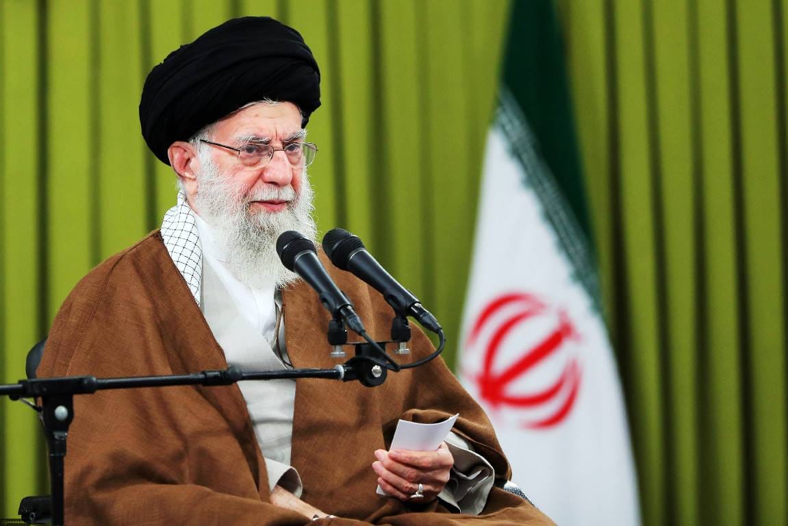 Hat Irans Oberster Geistlicher Führer Ali Khamenei wirklich Atomwaffen per Fatwa als »haram« erklärt? (© imago images/ZUMA Wire)