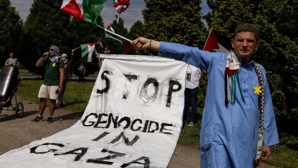 Störung des Shoah-Gedenkens: Antisemitische Demonstration gegen den »Marsch der Lebenden« in Auschwitz