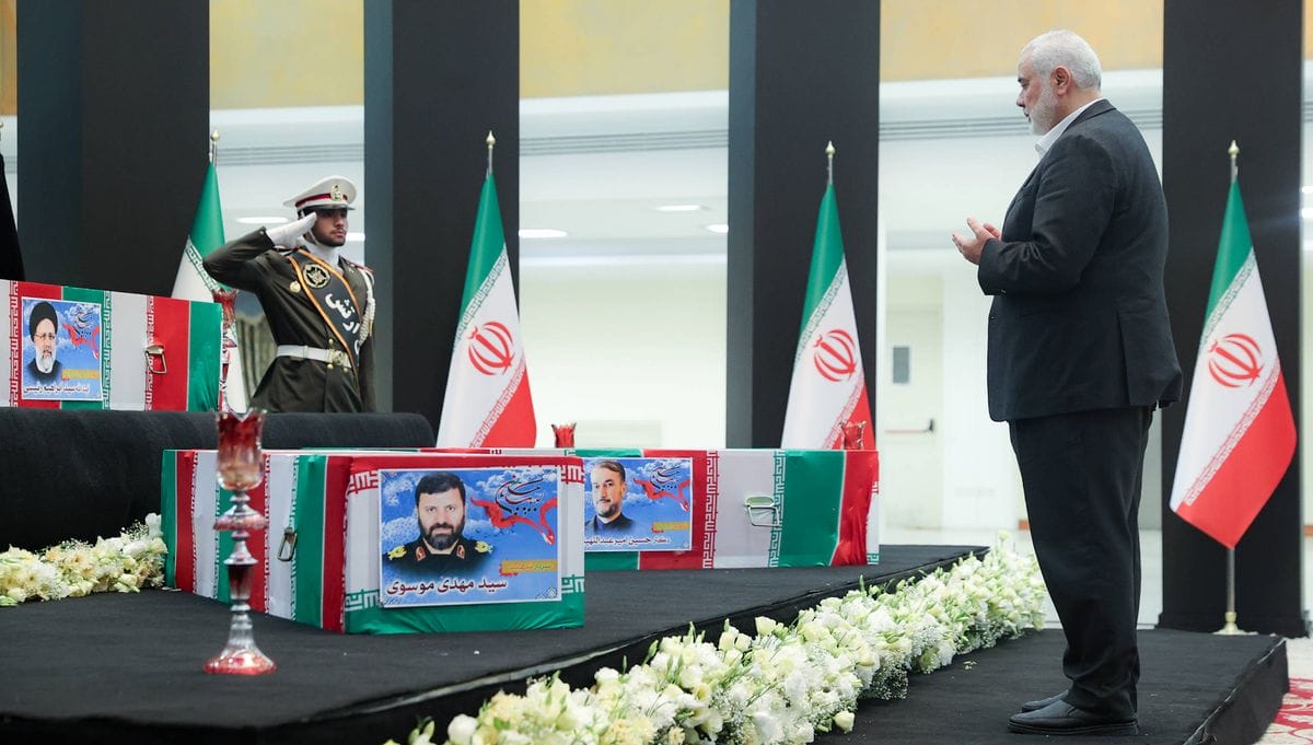 Hamas-Chef Ismail Haniyeh bei Raisis Begräbnis in Teheran