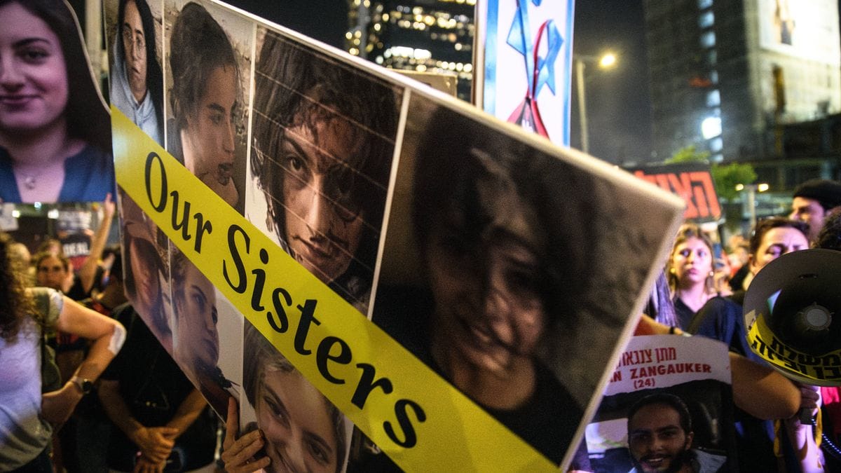 »Unsere Schwestern«: Demonstration für die Freilassung der israelischen Hamas-Geiseln