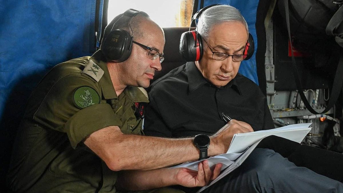 Israels Premierminister Benjamin Netanjahu bei einem Briefing des IDF-Nordkommandos
