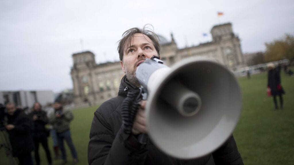 Glaubt, Deutschland und Österreich hätten Kritik an Israel verboten: Wiener-Festwochen-Intendant Milo Rau