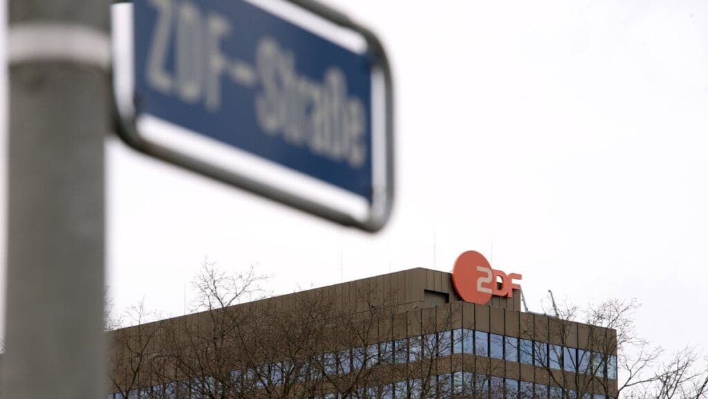 Das iranische Staatsfernsehen oder doch das ZDF-Sendezentrum in Mainz?