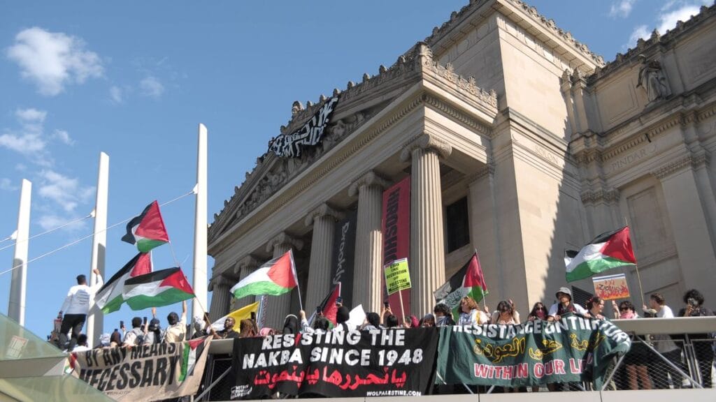 Antisemitische Demonstration vor dem Brooklyn Museum in New York