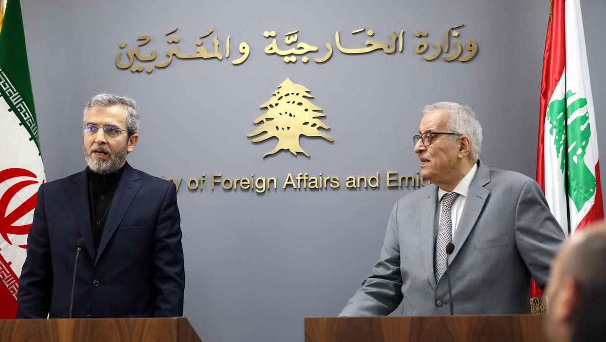 Der interimistische iranische Außenminister Bagheri Kani mit seinem libanesischen Amtskollegen Bou Habib