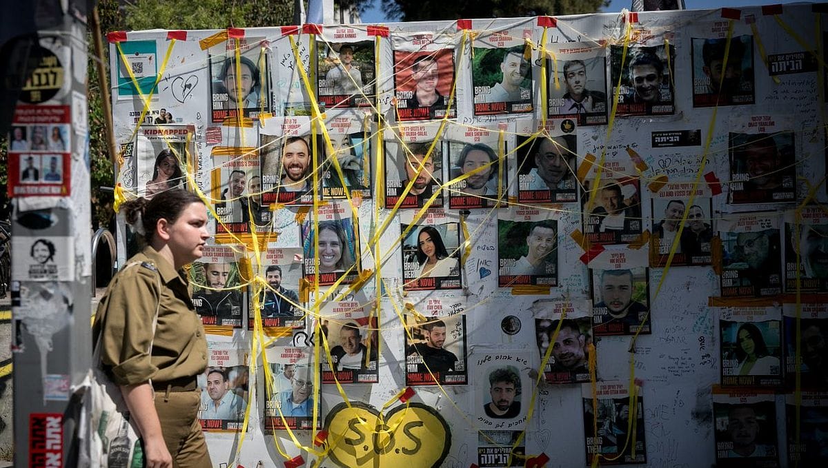 Erst Freilassung dann Kriegsende: Bilder der nach Gaza verschleppten Israel am »Platz der Geiseln« in Tel Aviv