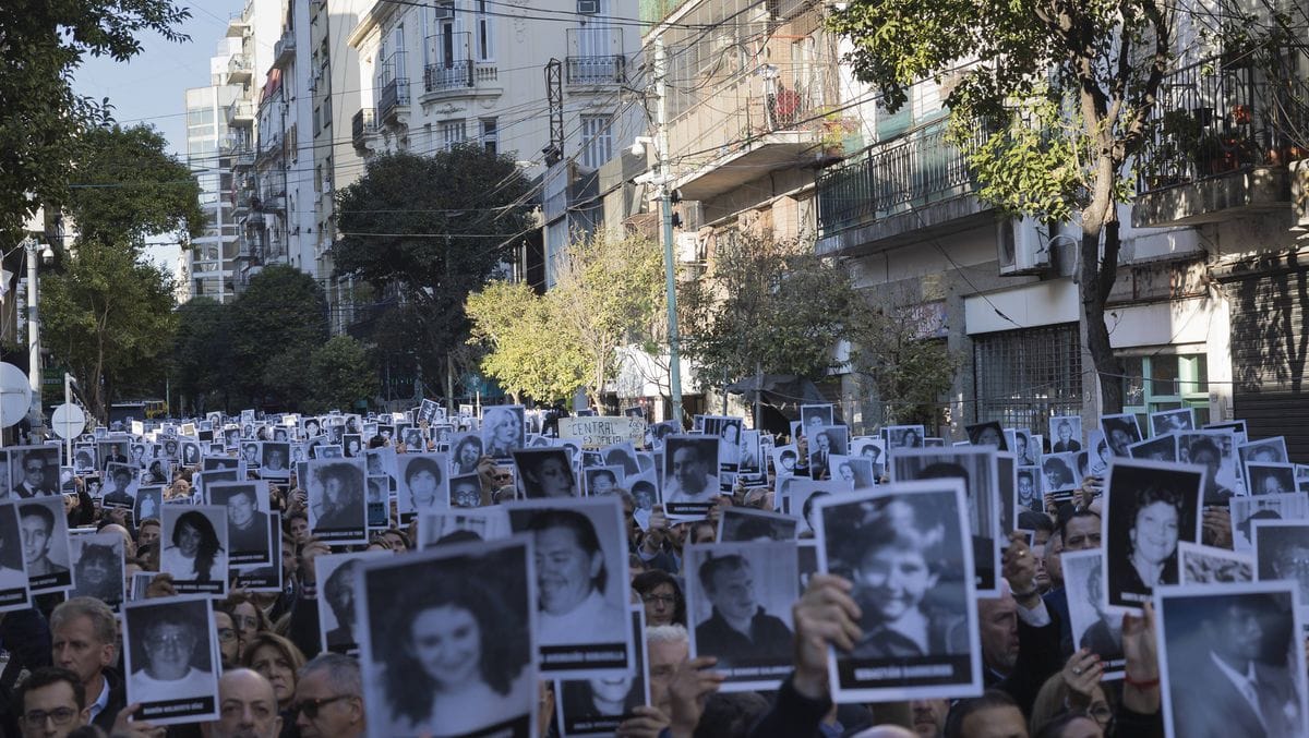 Gegen den Antisemitismus: Gedenkveranstaltung zum 30. Jahrestag des Bombenanschlags auf das AMIA-Gebäude in Buenos Aires