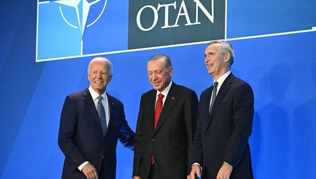 Der türkische Präsident Erdoğan beim NATO-Gipfel in den USA