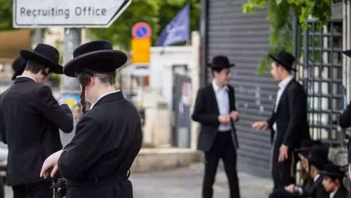 Streng orthodoxe Juden in Israel protestieren gegen die Einberufung ins Militär