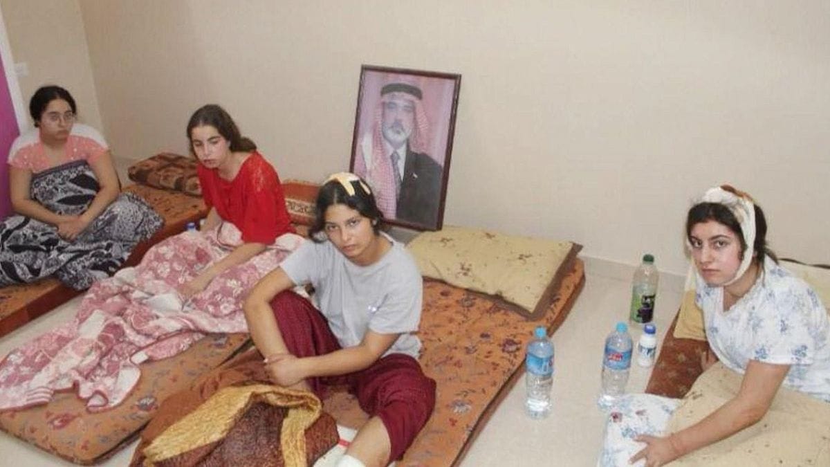 Vier der fünf in Hamas-Geiselhaft gehaltenen israelischen Soldatinnen kurz nach ihrer Entführung: Liri Albag, Karina Ariev, Agam Berger und Daniela Gilboa