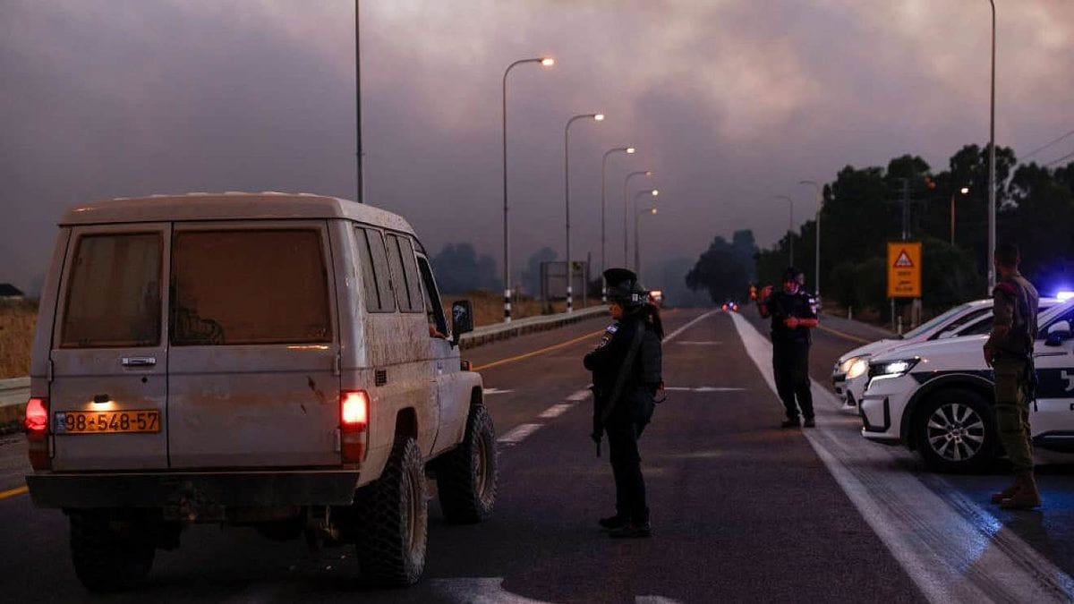 Israelische Polizei sichert Straße auf den Golanhöhen nach Raketenangriff der Hisbollah