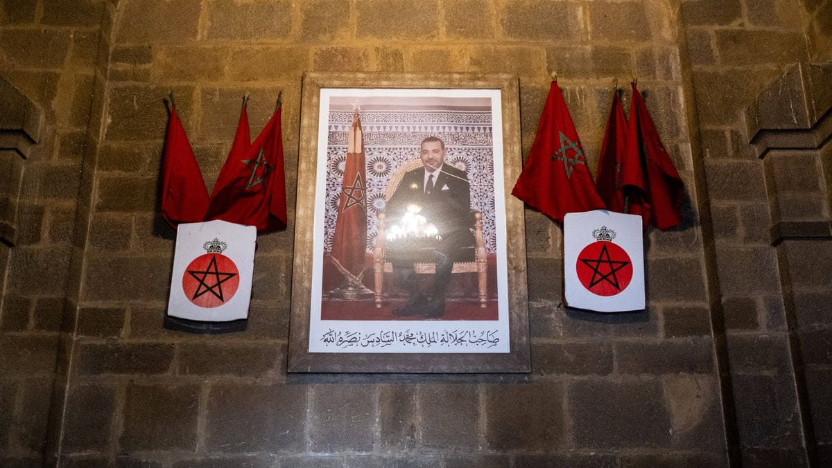 Porträt von König Mohammed in Casablanca: Marokko kauft israelische Verteidigungstechnologie