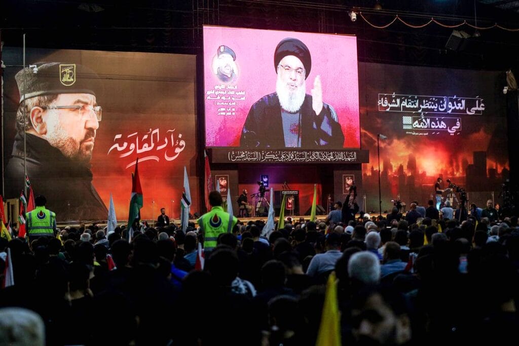 In Beirut lauschten Hisbollah-Anhänger der eingespielten Rede von Generalsekretär Nasrallah. (© imago images/ZUMA Press Wire)