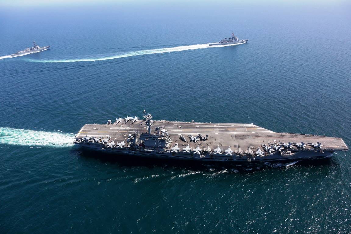 Angesichts der iranischen Drohungen schicken die USA die Trägergruppe rund um die USS Abraham Lincoln in die Region. (© imago images/ZUMA Press Wire)