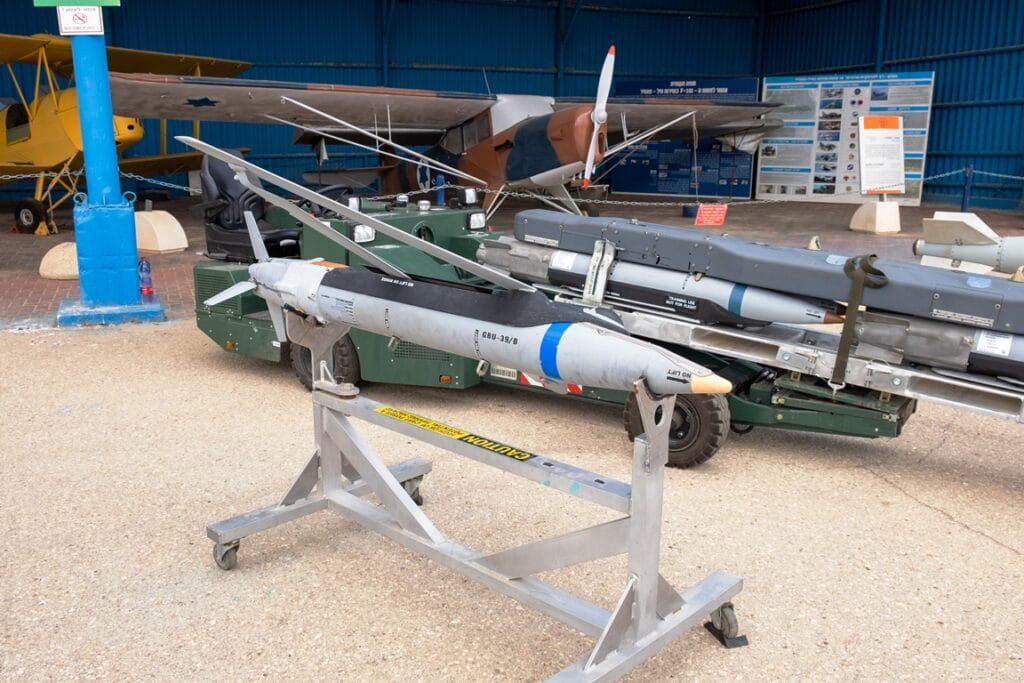 Small Diameter Bombs, ausgestellt im israelische Air Force Museum. (© imago images/Dreamstime)