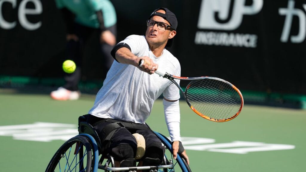 Der israelische Rollstuhltennis-Spieler Guy Sasson