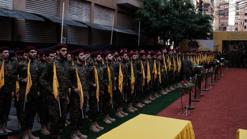 Mitglieder der Hisbollah-Eliteeinheit Radwan bei der Beerdigung ihres Kommandeurs Ibrahim Aqil