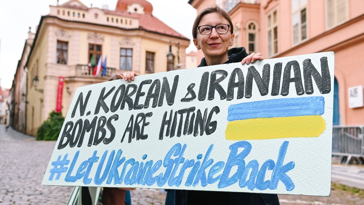 Protest gegen die iranischen Waffenlieferungen an Russland für dessen Krieg gegen die Ukraine