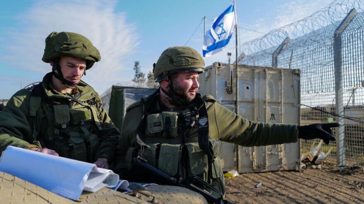 Israelische Reservisten patrouillieren an der Grenze zu Syrien