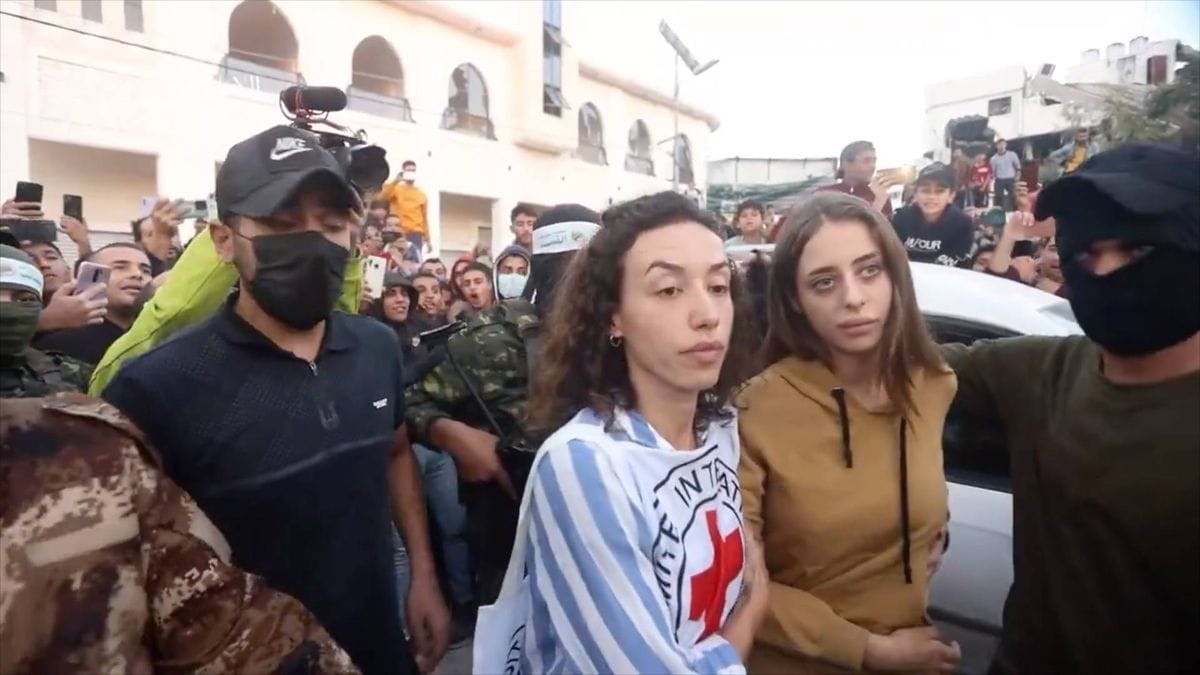 Die von der Hamas als Geisel genommene Mia Schem bei ihrer Freilassung im November 2023