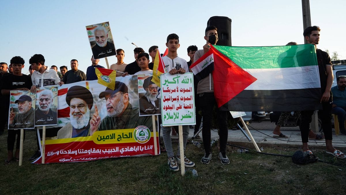 Anhänger der Kataib Sayyid al-Shuhada demonstrieren im irakischen Mosul