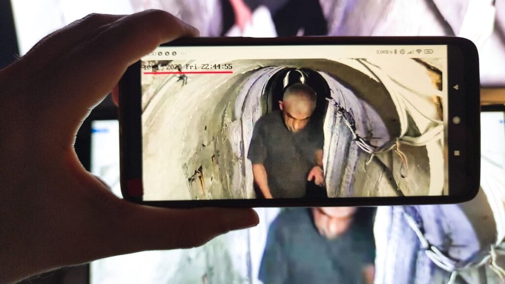 Ex-Hamas-Chef Yahya Sinwar in einem Tunnel bei Khan Yunis