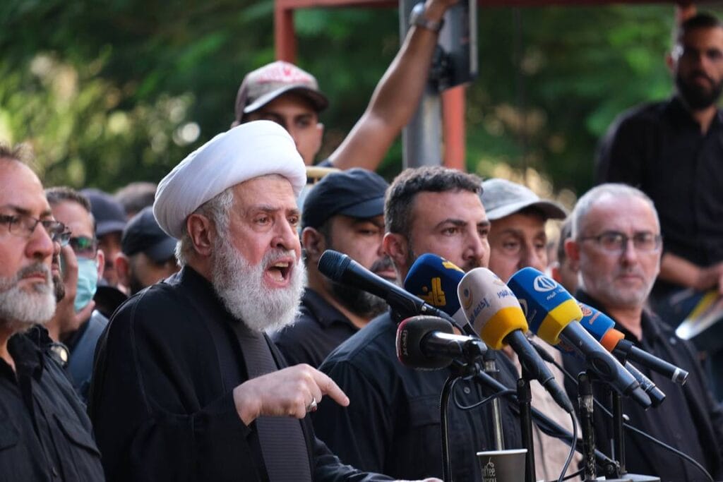 Öffentliche Auftritte wie diesen wird Naim Qassem künfig wohl vermeiden. (© imago images/Middle East Images)