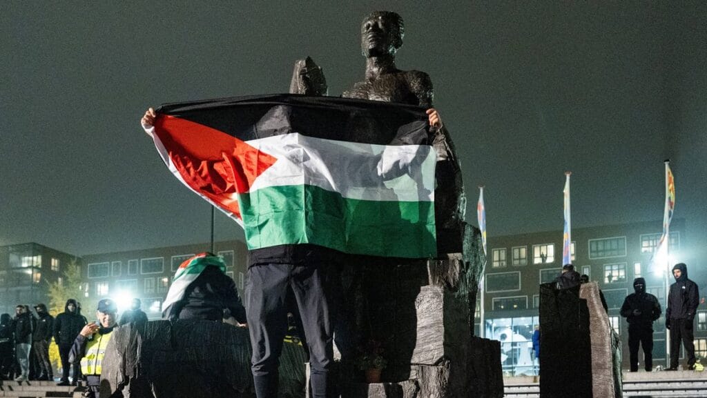 Nach dem Spiel Ajax Amsterdam gegen Maccabi Tel Aviv kam es zu einem Pogrom gegen die israelischen Fans