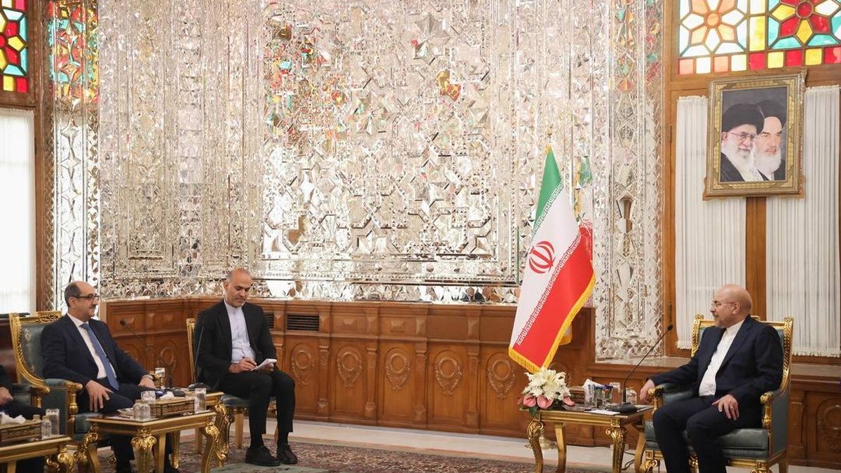 Syriens Außenminister al-Sabbagh zu Besuch beim iranischen Parlamentssprecher Ghalibaf in Teheran