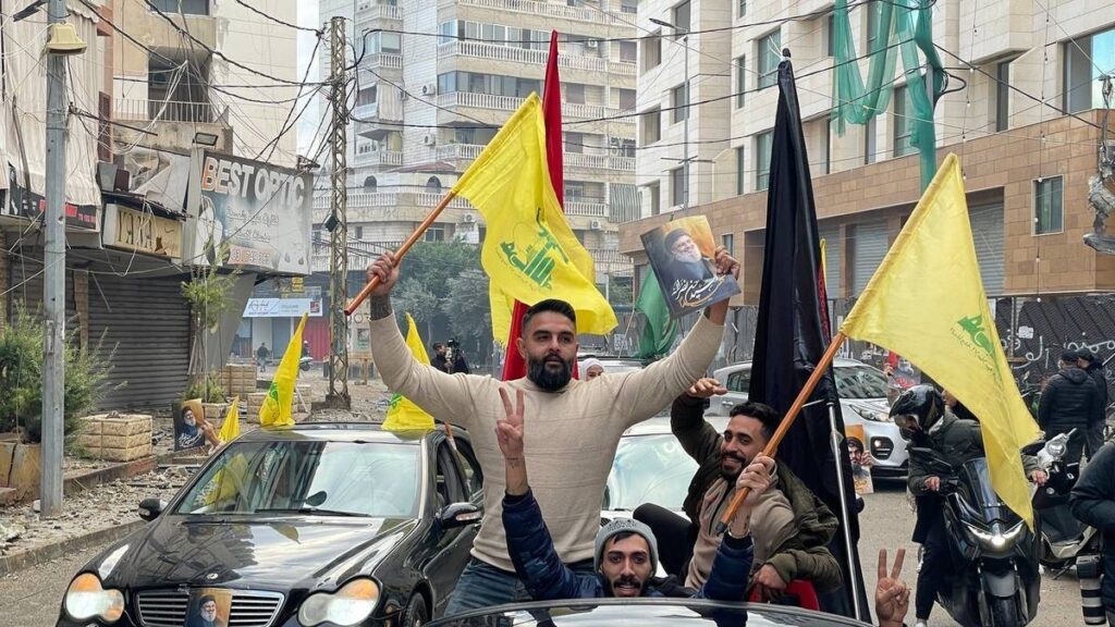 Hisbollah-Anhänger in Beirut feiern den Waffenstillstand mit Israel als Sieg ihrer Terrorgruppe